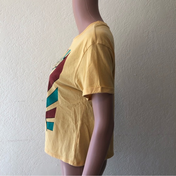 Coca-Cola Women’s Size L Yellow Cropped T-Shirt Short Sleeves Can’t Beat Feeling - Picture 4 of 16